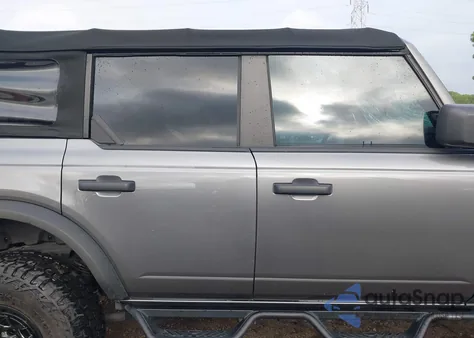 2021 Ford Bronco Big Bend/Black Diamond/Outer Banks из США, поврежденный, VIN 1FMDE5BH1MLA96949